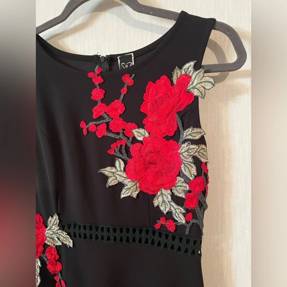 Windsor Black Floral Embroidered Classic Elegant Mermaid Prom Formal Dress Small - Picture 8 of 8